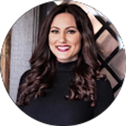 Profile photo of Amanda Owens