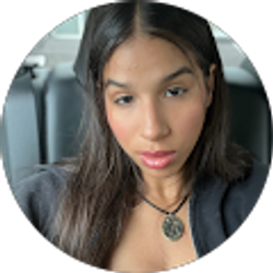 Profile photo of Valeria Aleman