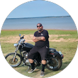 Profile photo of Johnny Avery