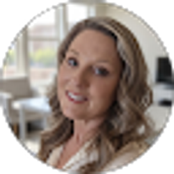 Profile photo of Debbie Knight