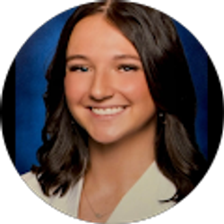 Profile photo of Chloe Neuman