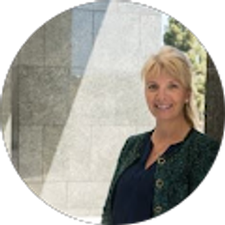 Profile photo of Shelly De Leon