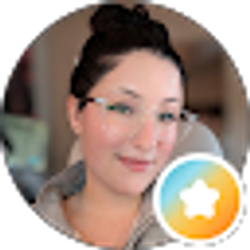 Profile photo of Nicole Dziggel