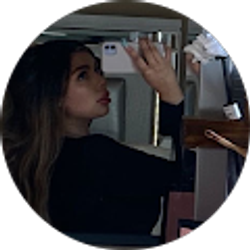 Profile photo of Anna vel Lopez