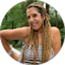 Profile photo of Lorraine Robertson