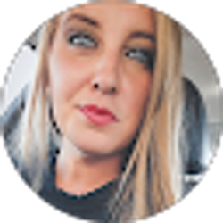 Profile photo of Kelly Redwanski