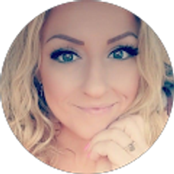 Profile photo of Nicole Lindsay