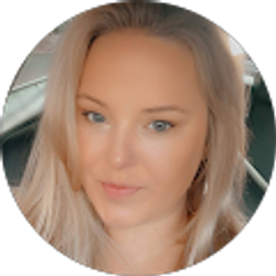 Profile photo of Nicole Puzycki