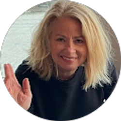 Profile photo of Suzi Sale