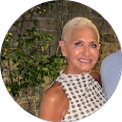 Profile photo of helen petruccelli