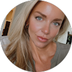 Profile photo of Mallory Lee