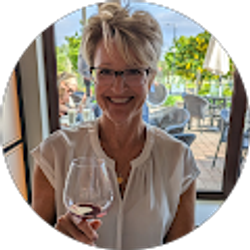 Profile photo of Tara Hall