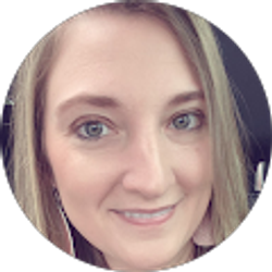 Profile photo of Lauren Arnold