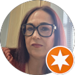 Profile photo of Lisa Barrett