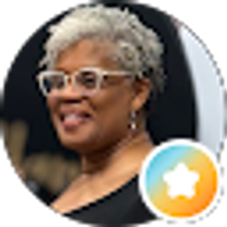 Profile photo of Lisa McNary