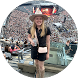 Profile photo of Jessica Lyons
