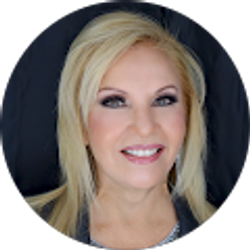 Profile photo of Lola Coronado