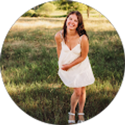 Profile photo of Zoey Peterson