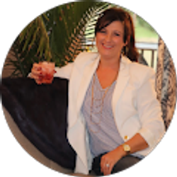 Profile photo of Jessica Likes Houses