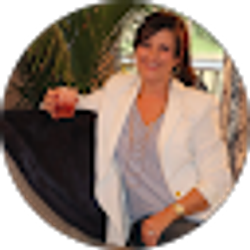 Profile photo of Jessica Likes Houses