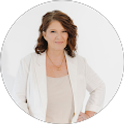 Profile photo of Shannon Davison