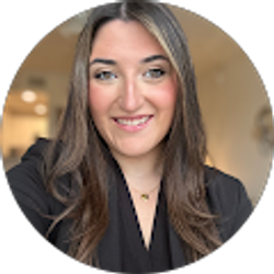 Profile photo of Cayleigh Aach