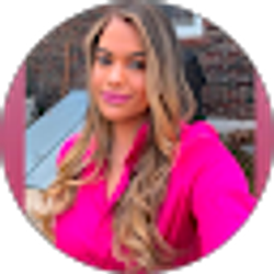 Profile photo of Julissa v.