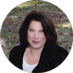Profile photo of Lisa Estes
