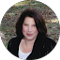 Profile photo of Lisa Estes