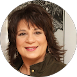 Profile photo of Christina Peterson