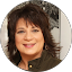 Profile photo of Christina Peterson
