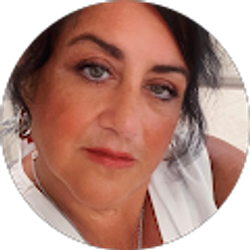 Profile photo of Chantal Simon