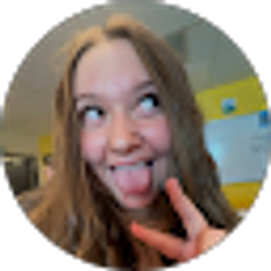 Profile photo of Chloe Bergstrom