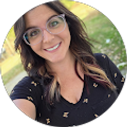 Profile photo of Amanda Shelton