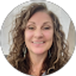 Profile photo of Leah Smith