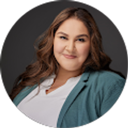 Profile photo of Nina Lanuza