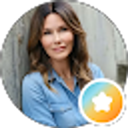 Profile photo of Cindy Lemos