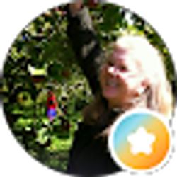 Profile photo of Susie Holley