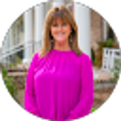 Profile photo of Kim Edwards