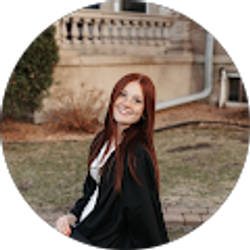 Profile photo of Ashley Loge