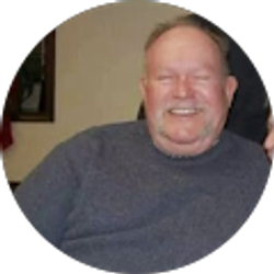 Profile photo of Lee Ropek