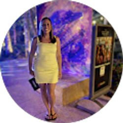 Profile photo of Jennifer Banas