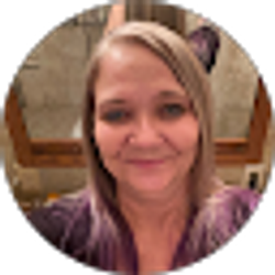 Profile photo of leigh hunn