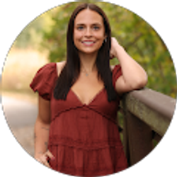 Profile photo of Ellie Smock