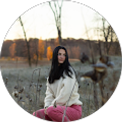 Profile photo of Zoe Hill