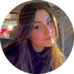 Profile photo of Alejandra Yanes