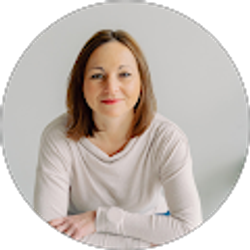 Profile photo of Robyn Schamberger