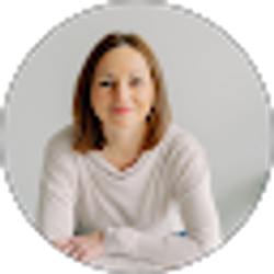 Profile photo of Robyn Schamberger