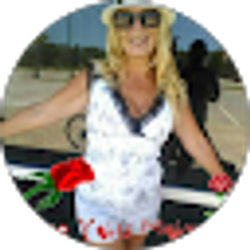 Profile photo of Laura