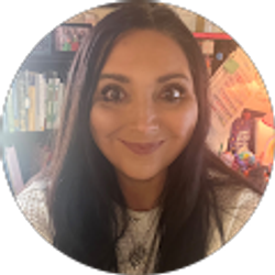 Profile photo of Nikki Peebles